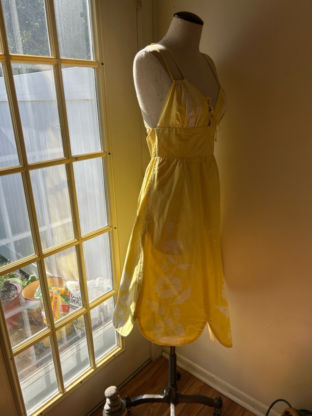 Betsey Johnson vintage Yellow and White hibiscus  Floral Halter Maxi Dress. 6 - Picture 2 of 9